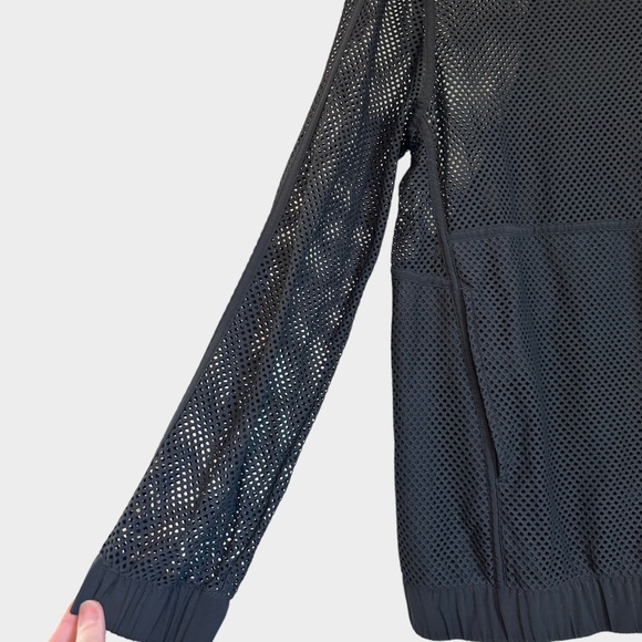 Lululemon Black Mesh Pullover - Picture 2 of 9